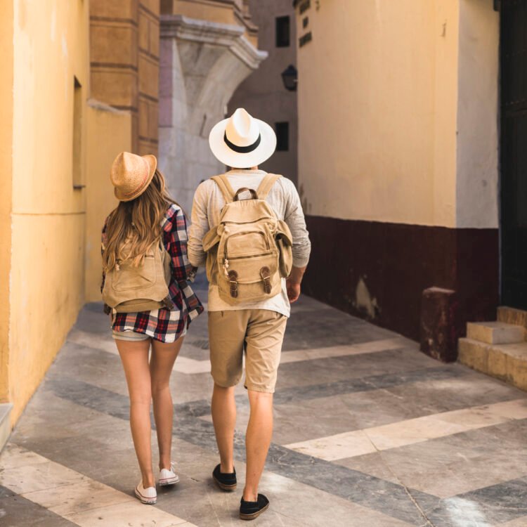 سفر و کاوش در جهان از طریق فرهنگ، غذا، و خلاقیت