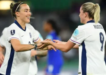 England boosted their chances of qualifying for Euro 2025 with a strong display to beat France in Saint-Etienne.