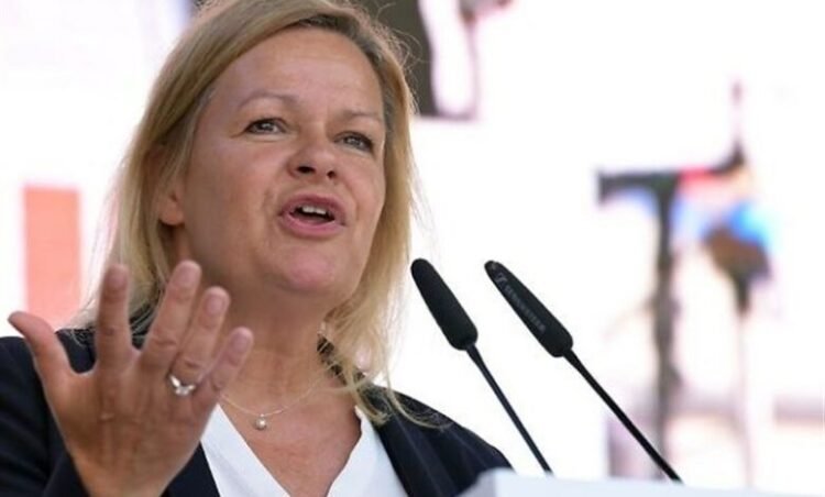 نانسی فایزر، وزیر کشور آلمان: هر کاری بتوانم انجام می‌دهم تا اخراج مهاجران تبهکار به کشورهایی مانند افغانستان و سوریه را از سر بگیریم