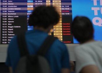 Latest on global IT outage: Airlines, businesses hit by technology disruption