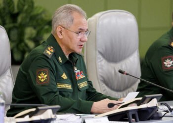 سفر سرگئی شویگو مقام ارشد کرملین به تهران، در میانه انتقادات گسترده از جمهوری اسلامی به دلیل ارسال موشک به روسیه