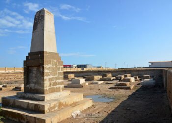 قاچاق سنگ‌قبرهای تاریخی قشم به کشورهای خارجی؛ مقامات در حال بررسی