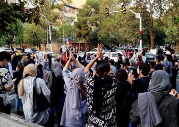 ایران در تب اعتراضات: تجمعات بازاریان، بازنشستگان و کارگران در نقاط مختلف کشور