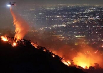 Strong Winds Fuel New Fire Outbreaks in Southern California