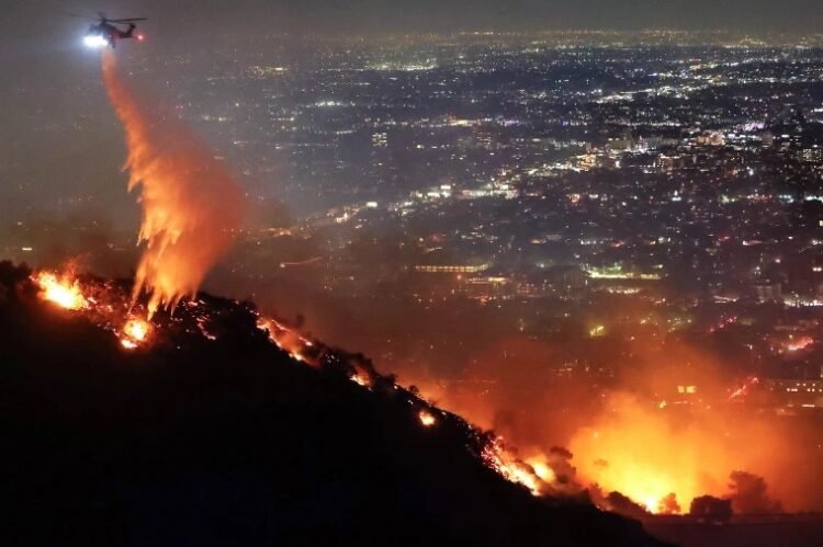 Strong Winds Fuel New Fire Outbreaks in Southern California