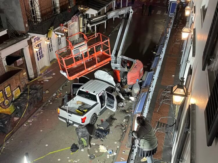 حمله مرگبار کامیون به جمعیت در نیواورلئان: ۱۰ کشته و ۳۰ زخمی