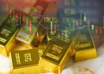 Investing in Gold: Navigating Opportunities and Risks