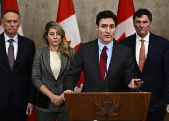 Trump Escalates Trade War, Calls Canada ‘Not a Viable Country’