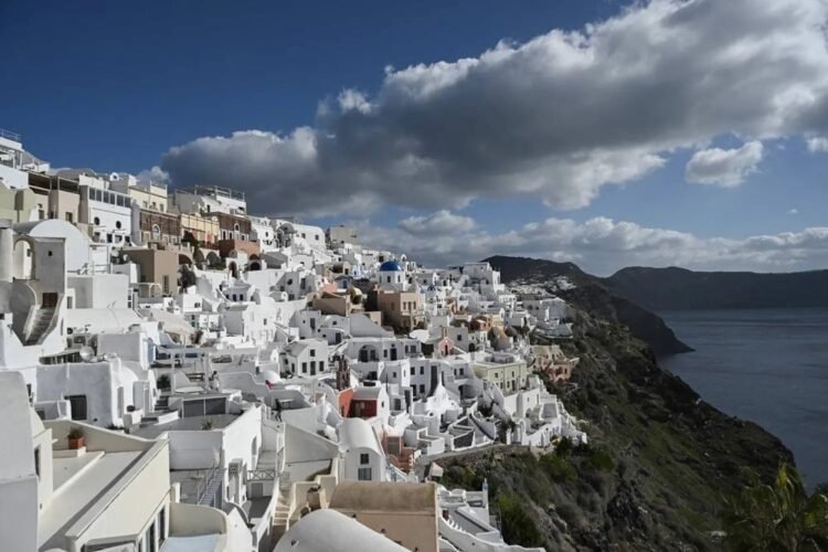 Frequent Earthquakes Rattle Santorini, Greece Amid Concerns of Larger Quake
