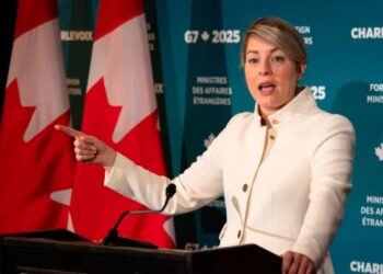 G7 Backs Ukraine, Warns Russia on Ceasefire