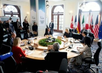 در بخش مربوط به خاورمیانه، اعضای گروه هفت (G7) به شدت از ایران انتقاد کردند