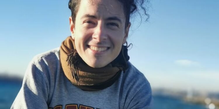 آزادی یک شهروند فرانسوی از زندان در ایران؛ مکرون خواستار آزادی سایر زندانیان شد