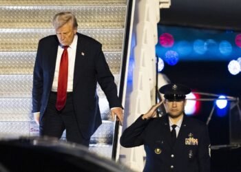 Judge Blocks Trump’s Deportation Order