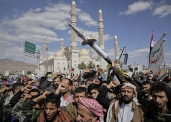 هشدار ترامپ به ایران درباره پیامدهای حملات حوثی‌ها