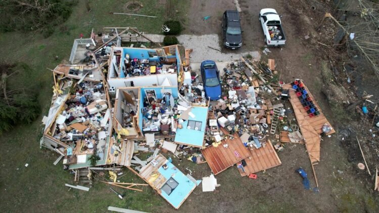 طوفانها و گردبادهای مرگبار در مرکز و جنوب آمریکا، با 33 کشته