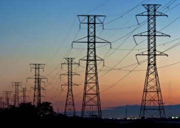 Ontario Hits U.S. with 25% Electricity Export Surcharge