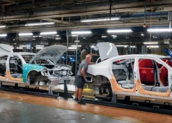 Trump’s Trade War Shifts Focus to Canada’s Auto Industry