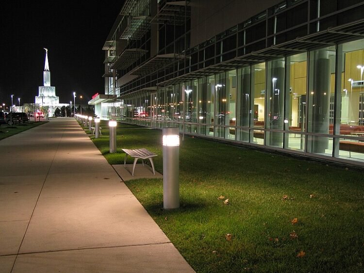 بازداشت مرد ۷۸ ساله به اتهام آزار جنسی کودک در پارک برمپتون