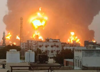 حمله سنگین هوایی اسرائیل به بندر حدیده؛ پاسخ تل‌آویو به موشک‌پرانی حوثی‌ها از یمن