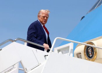 ترامپ در خاورمیانه: پیشنهاد مذاکره در سایه تهدید و تحریم