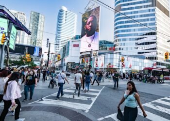 اقتصاد کانادا در سراشیبی رکود؛ هشدار کارشناسان درباره آغاز موج بیکاری