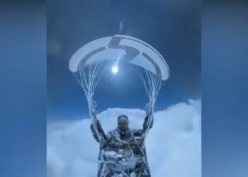 سفر ناخواسته به ارتفاع مرگ؛ نجات معجزه‌آسای پاراگلایدر چینی از دل ابرهای سهمگین