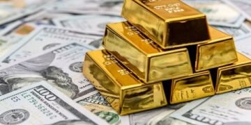 سقوط در باتلاق تصمیمات اشتباه؛ وقتی دلار می‌تازد و طلا می‌سوزد