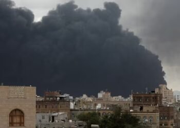 حملات تازه اسرائیل به صنعا و حدیده؛ فرودگاه بین‌المللی صنعا از کار افتاد