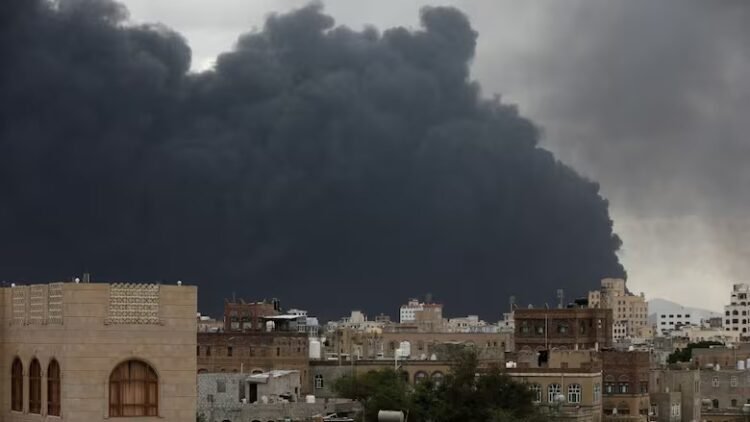 حملات تازه اسرائیل به صنعا و حدیده؛ فرودگاه بین‌المللی صنعا از کار افتاد