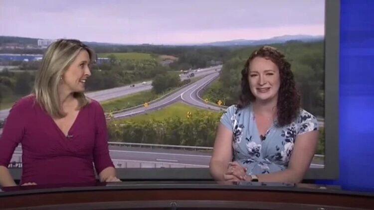 خبرنگار در حال زایمان، اما همچنان در قاب تلویزیون