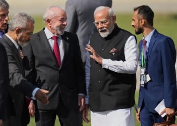 Russia Renews Offer to Mediate Between Iran and U.S. Amid Nuclear Crisis