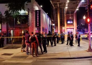 4 Killed, 14 Injured in River North Drive-By Shooting in Chicago