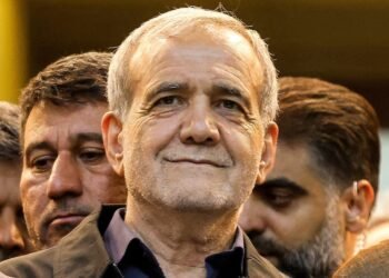 «لال شوید یا زندان بروید»؛ دولت پزشکیان با لایحه تازه در پی مهار صدای اعتراض