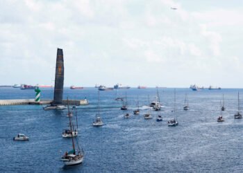 Gaza flotilla breaks blockade