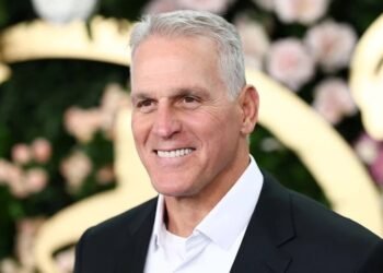 رسوایی مل اونز در گلدن بچلور