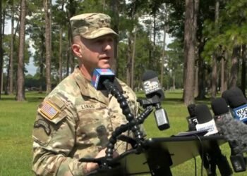 Soldiers Tackle Gunman, Save Lives