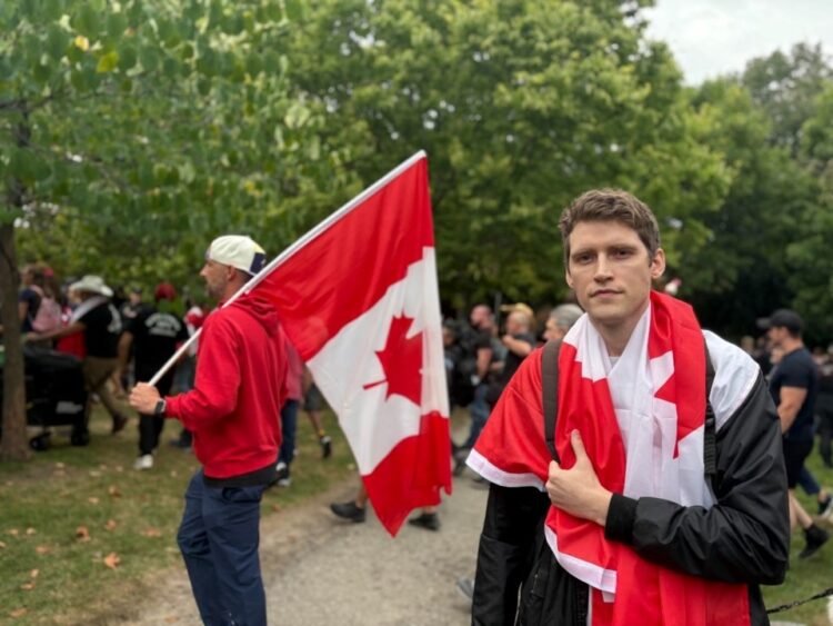 تجمع ضد مهاجرت