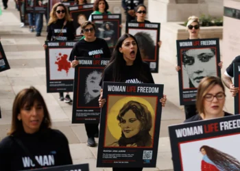 همدستی شرکت‌های خارجی