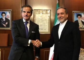 ترفند خامنه‌ای در ایران