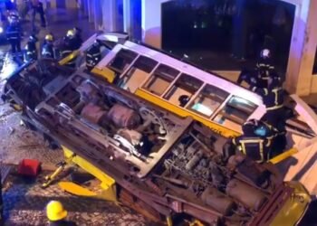 خروج تراموا در لیسبون