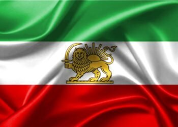 پرچم شیر و خورشید در متروی تهران