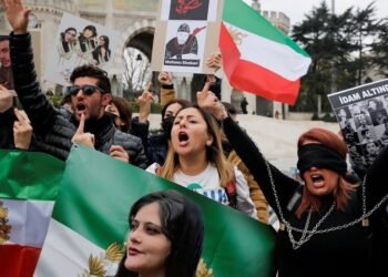 سرکوب پژوهشگران در ایران