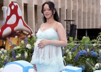 مادران مشهور با فرزندان پشت‌سرهم