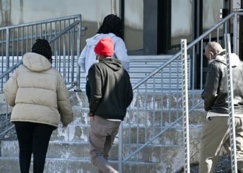 کانادا اخاذی پناهندگی