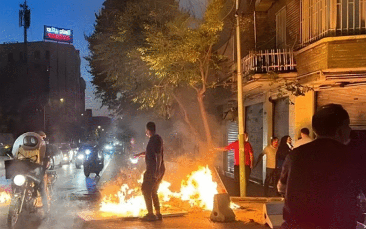 فروپاشی رژیم ایران