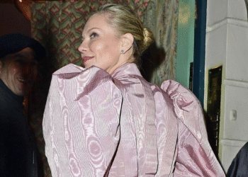 Kirsten Dunst wardrobe mishap