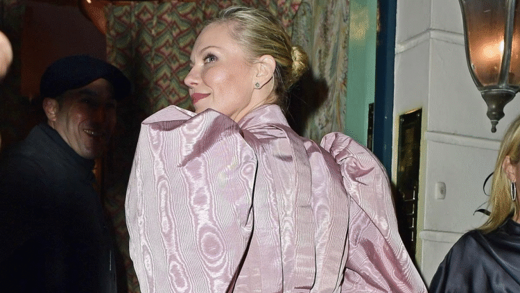 Kirsten Dunst wardrobe mishap