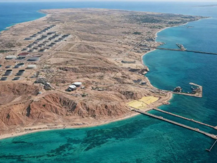 بمباران جزیره خارک