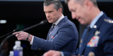 بمباران زیرساخت‌ها و محاصره