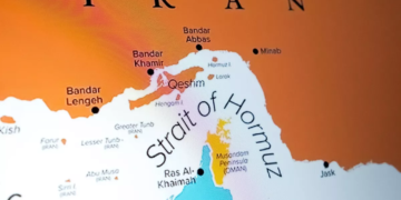 سپاه و کنترل تنگه هرمز